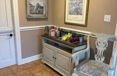 Spacious Family Friendly Backyard Retreat - Photo 8