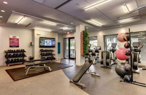 Fantastic 2 BR Apt + Den @Crystal City With Gym - Foto 8