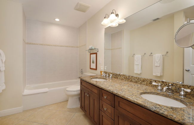 Waterfront Luxury Villa With Sunset Views And Boat Slip 3 Bedroom Townhouse by RedAwning - Photo 12