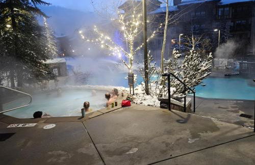 Stunning at Solitude, Steps from Chair Lift, East #103 - Foto 33