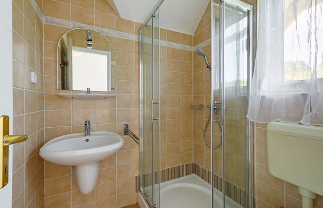 4 bedroom House in Balatonszárszó with private pool and garden - Photo 22