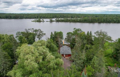 Winter Lake Escape with Access to Ice Fishing! - Foto 41