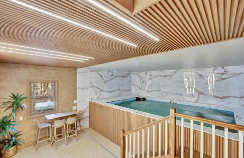 Lux Retreat with Indoor Swim Spa Game Lounge Theater Hot Tub Sauna - Foto 2