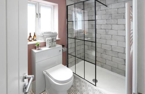 Castle Hideaway in the Cotswolds - Photo 8