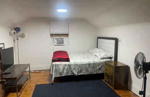 Buffalo 4BR Home 5 Beds, Near Airport & Downtown - Foto 35