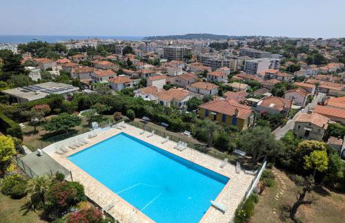 Stunning views large balcony apartment with pool - Foto 21