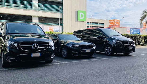 Aeropuerto de Málaga-Costa del Sol (AGP) al puerto de Málaga: traslado privado de ida y vuelta - Foto 2