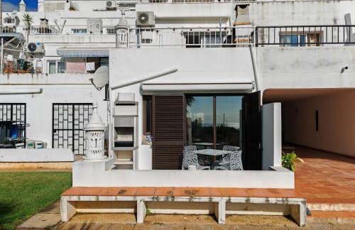 Apartamento Páteo - piscina, churrasqueira e vista jardim - Foto 17