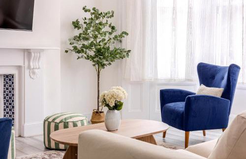 Immense Bright 5BR House near Kensington Olympia - Photo 30