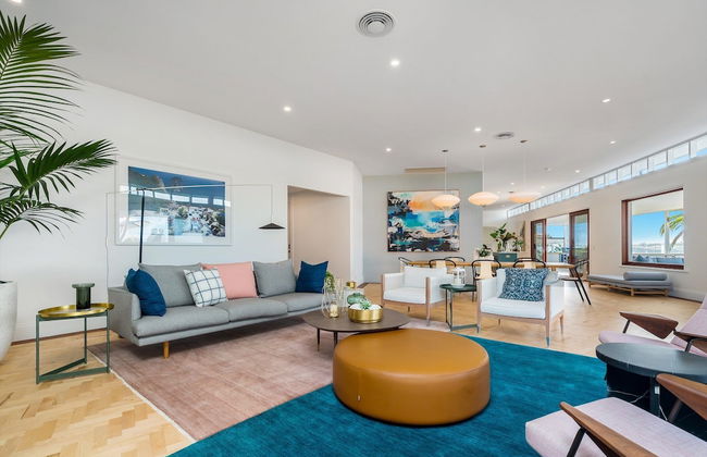 Your Luxury Escape - White Wood - Photo 12