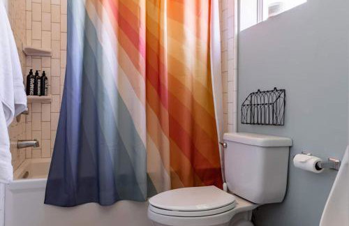 Mid Century Modern Family Home On 25 Acres! - Foto 43