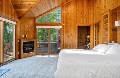 Lake house w/ indr pool and jacuzzi - Foto 32