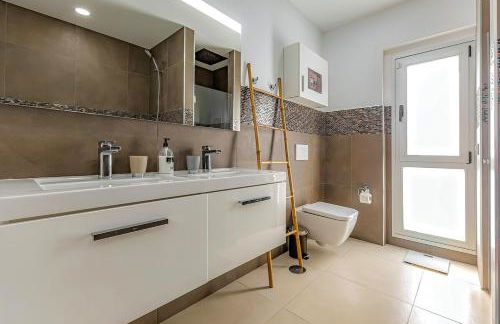 Independent villa with an immense heated pool! - Foto 35