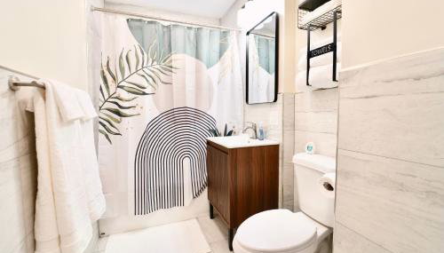 Spacious 4BDR 2BA Retreat near T-Station- 5 Mins to Boston - Foto 4