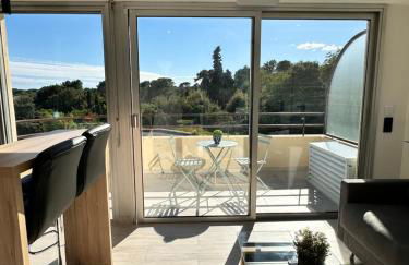 STUDIO HORIZON - SEA VIEW - POOL- Air Conditioner - Kitchen - Wifi -TV Train - Bus - - Foto 7
