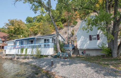 Boat, Grill and Unwind Lakefront Cayuga Home! - Foto 25