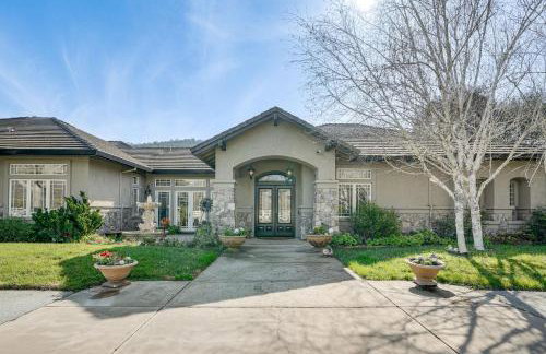 Pool, Peacocks and Views! Lavish Retreat in Gilroy - Foto 44