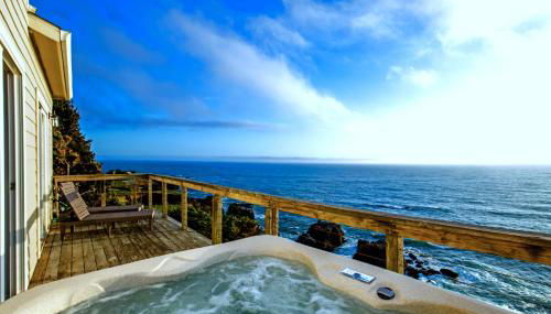 Exquisite Oceanview! by OceanviewHotTubs Oceanfront! Shelter Cove, CA Tesla EV station - Foto 2
