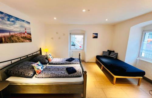 Ferienwohnung Elfriede - WLAN, 2 Bäder, Küche, Freisitz, 2 Parkplätze, im Ortskern - Foto 7