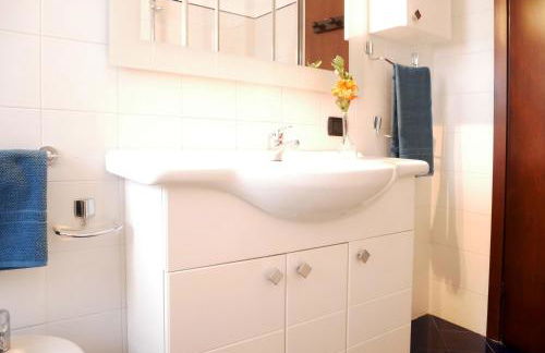 GuestHost - Raffaella splendido bilo x4 - Photo 29