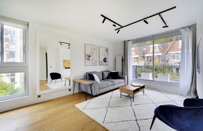 Exclusive Apt w/ Rooftop -2bd/4p Porte D'auteuil - Photo 11