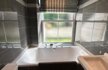 Luxury Apartment - Great Location - Foto 35