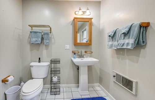 Fire Pit and Porch Rustic Retreat in North Carolina - Foto 21