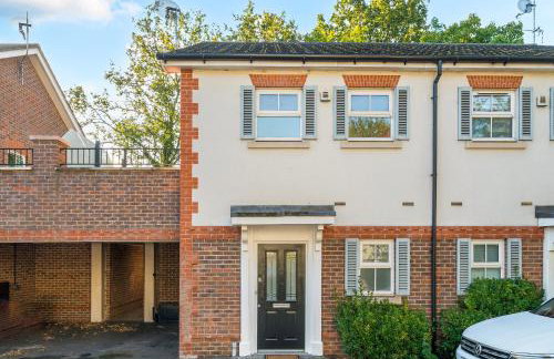 Walton Hidden Home with Free Parking - Pass the Keys - Foto 5