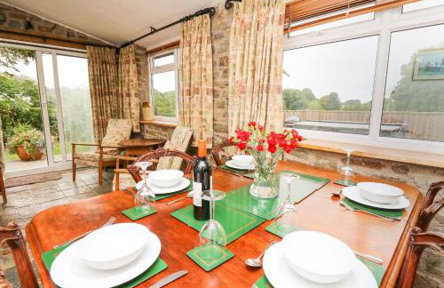 Holly Farm Cottage - Photo 9