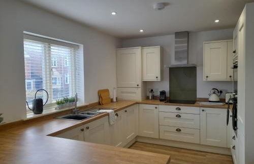 The Stables a Contractor Family 2 bed Town House in Central Melton Mowbray - Photo 11