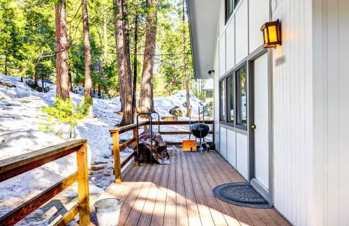 Hike, Fish and Explore California Cabin with Deck! - Foto 24