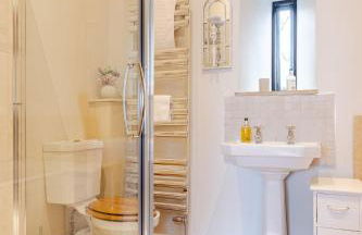 Spacious farmhouse with stunning valley views - Foto 44