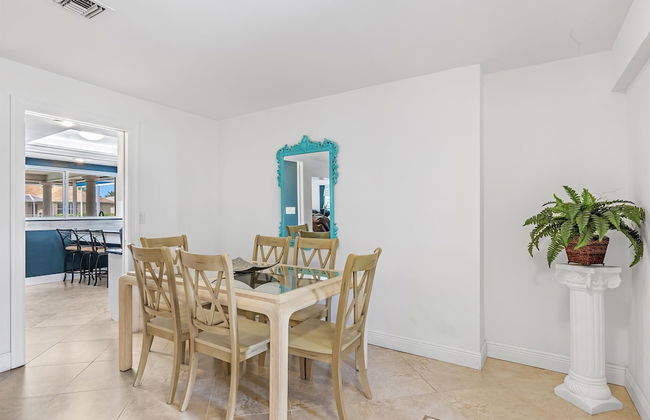 Luxury Waterfront Home With Pool 3 Bedroom Home by RedAwning - Foto 22