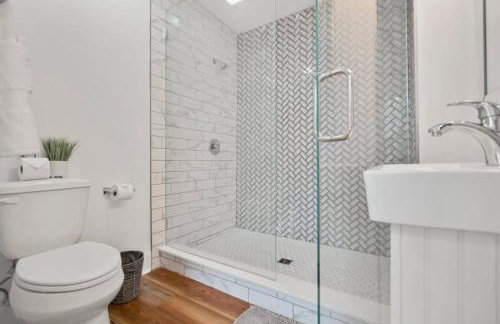 Remodeled Historic 1800s Carriage House, The Castle Garden, Colonial Modern Mansion - Foto 27