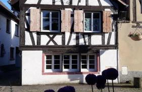 Gîte Les Hirondelles - Spacieux et Typique Alsacien - Commerces à Proximité - Proche Sélestat - Foto 1