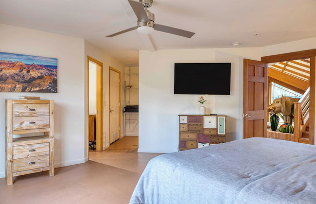 Cathedral View by Avantstay Pool Table + Hot Tub - Photo 28