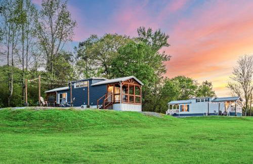 8 All Decked Out, Luxury Tiny House, Boat Parking Mins to Lake Guntersville, Downtown - Foto 1