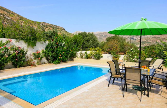 Villa Semeli Large Private Pool Walk to Beach Sea Views A C Wifi Car Not Required Eco-friendl - 1879 - Foto 7