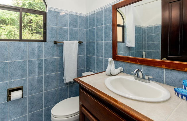 Birds-eye view of the ocean in nicely priced unit on top floor in Flamingo - Photo 11