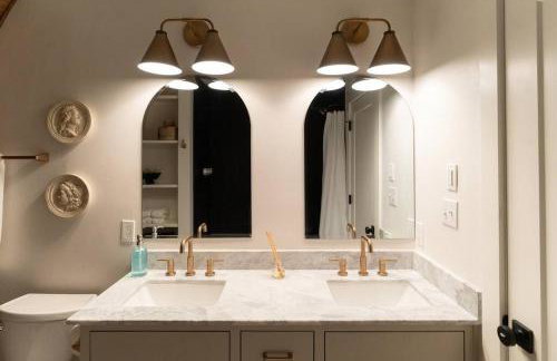 Newly Built, Mid-Lakeside A-Frame with Hot Tub and Steam Shower - Foto 22