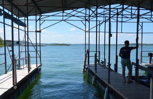 Lake Front King Suite: Full Kitchen-Lakefront Deck- Shared Hot Tub - Foto 21