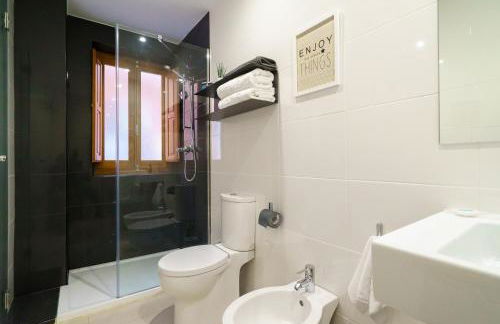 Valencia Home - Photo 8