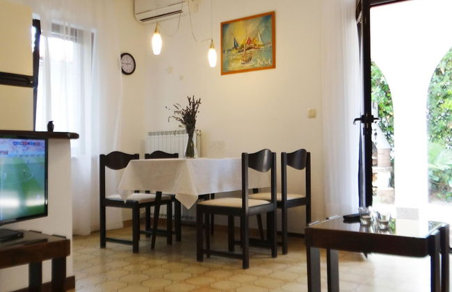 Scenic and Refined Krk Apartment With Terrace - Photo 6