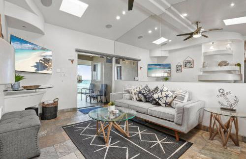Stunning Oceanfront Boardwalk Condo - Spa, Steps2Beach, Parking & Fast Wifi! - Foto 23