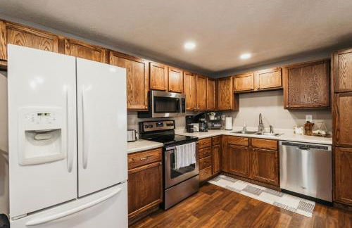 Indoor Hot-Tub! Spacious & Updated MQT Township Home! - Photo 21