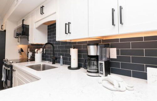 NEW 3BR-3BA Beach Block with Parking - Photo 11