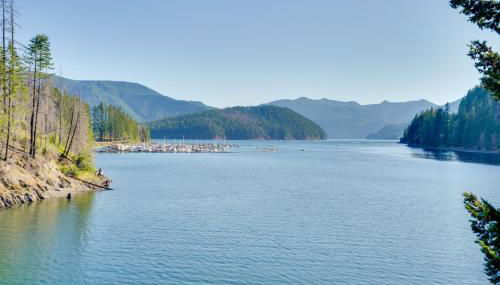 Lovely Detroit Home with Deck - Walk to Town! - Foto 2