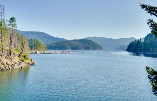 Lovely Detroit Home with Deck - Walk to Town! - Foto 2