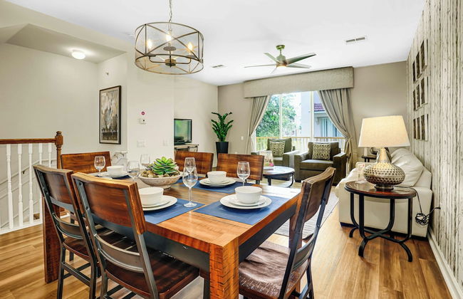 Spacious Townhome W/patio & Garage! Sleeps10 - Foto 4