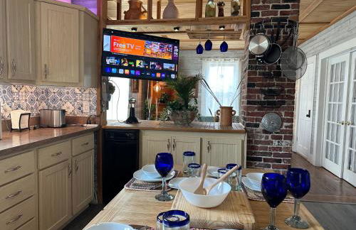 Retreat near Beaches - Foto 17